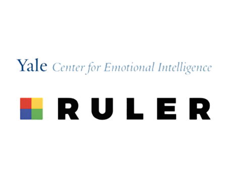 Logotipo de Yale Center for Emotional Intelligence, RULER, programa de educación socioemocional de la Universidad de Yale.